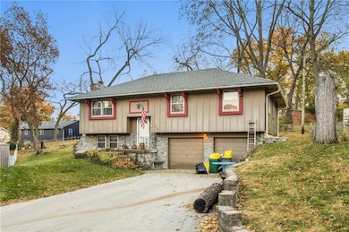 5719 Farley St, Shawnee, KS 66203 - photo 2