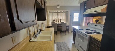 1000 Parkwood Ct, Gainesville, TX 76240 - photo 5