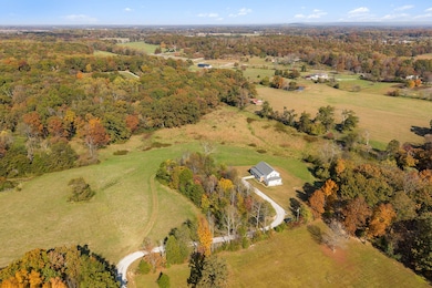 560 Margaret Cir, McMinnville, TN 37110 - photo 2