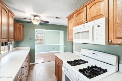 24 Jaffreyton Close unit 462, Freehold, NJ 07728 - photo 7