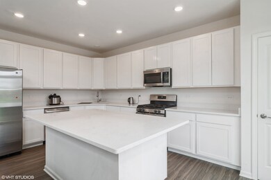 1515 Wind Energy Pass, Batavia, IL 60510 - photo 6