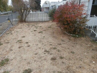 561-786082 side yard