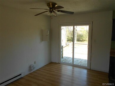Dining area, laminate floors