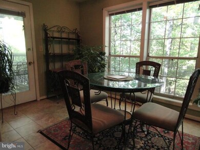 12185 Cardamom Dr, Woodbridge, VA 22192 - photo 3