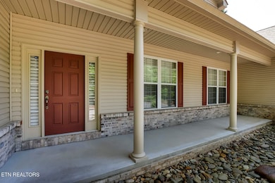 02_DudalaWay_371_FronEntry