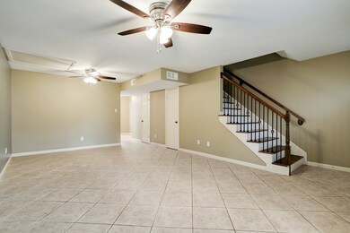 10270 Briar Forest Dr unit 257, Houston, TX 77042 - photo 3