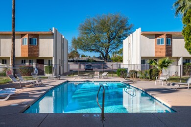 6040N15thSt-23