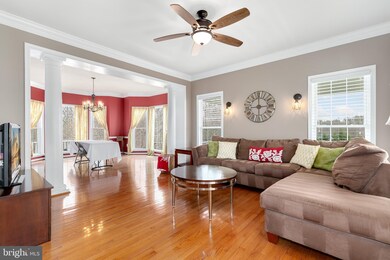 746 Sussex Ct, Sykesville, MD 21784 - photo 3