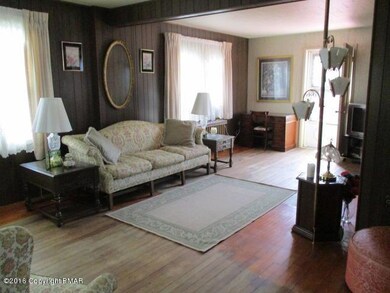 731 Center Ave, Jim Thorpe, PA 18229 - photo 2