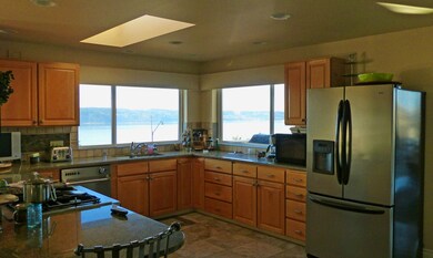 903 Washington Ave, Mukilteo, WA 98275 - photo 2