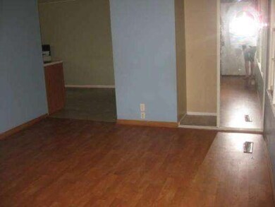 132 Pecos Cir, Carpentersville, IL 60110 - photo 4