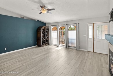 JL_15MoonsView-interiors-03
