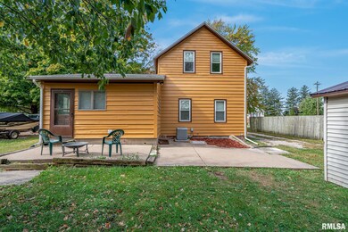 516 N Williams St, Reynolds, IL 61279 - photo 4