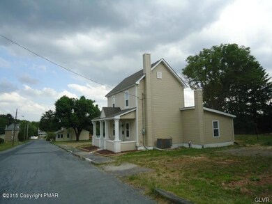 219 Oak St, Pen Argyl, PA 18072 - photo 2