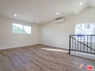 4725 Pickford St, Los Angeles, CA 90019 - photo 5