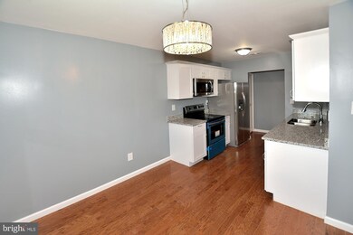 12129 Dove Cir, Laurel, MD 20708 - photo 6