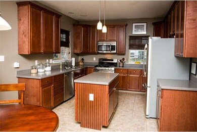 3183 Overlook Dr unit 27, Emmaus, PA 18049 - photo 5