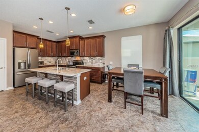 Eat-in Kitchen