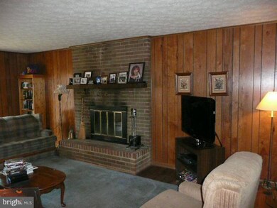 8115 Blandsford Dr, Manassas, VA 20111 - photo 4
