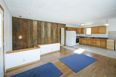 8663 40th St-106