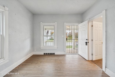 07-1004 Waverly Ave Toledo-Windowstill