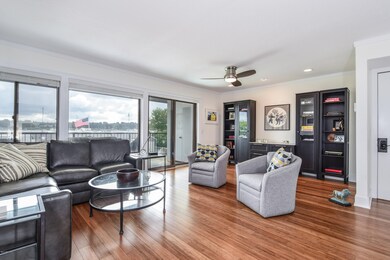 005-Living_Room-4740132-large