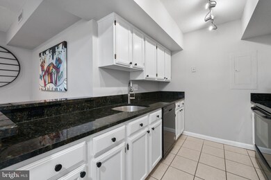 The Charleston unit 916, Arlington, VA 22201 - photo 6