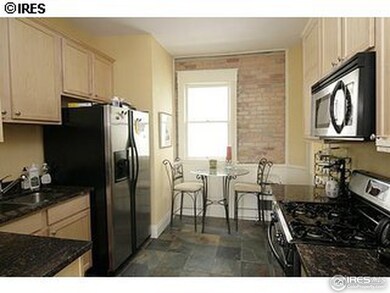 Large kitchen w/slate & granite