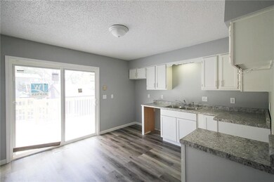 213 Hart Ave, Des Moines, IA 50315 - photo 3