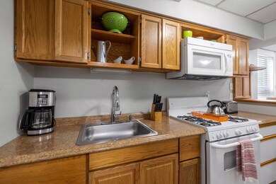 792 Grove St unit 4, Manchester, NH 03103 - photo 6