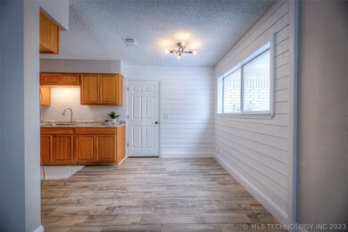 126 W Kent St, Broken Arrow, OK 74012 - photo 6