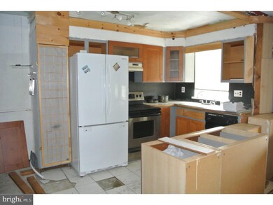 6848 Clover Ln, Upper Darby, PA 19082 - photo 6