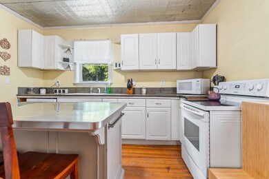 27 Union St, Hillsborough, NH 03244 - photo 5