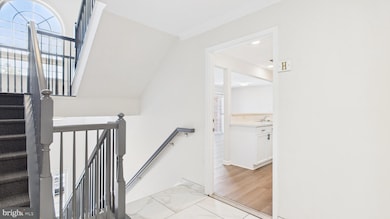 302 Baughmans Ln unit 302H, Frederick, MD 21702 - photo 2