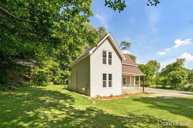 722 N Jefferson St, Ionia, MI 48846 - photo 3