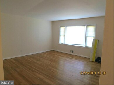 14102 Parkland Dr, Rockville, MD 20853 - photo 2