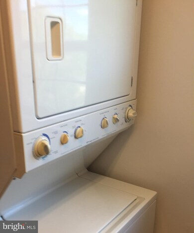 2241 Farrington Ave unit 301, Alexandria, VA 22303 - photo 6