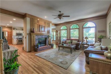 13706 W 76th Cir, Shawnee, KS 66216 - photo 6