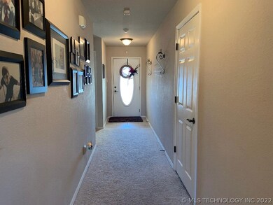 8913 S 257th East Place, Broken Arrow, OK 74014 - photo 2