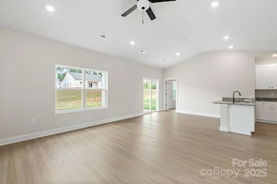 4125 Bolo Dr, Charlotte, NC 28215 - photo 5