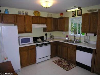 Kitchen - Another view of the kitchen and the box 