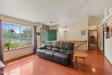 1706NAutumnCrestCt-5