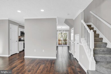 925 Bending Branch Way, Hyattsville, MD 20785 - photo 3