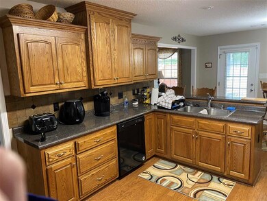 323 Amanda Dr, Macon, GA 31216 - photo 7