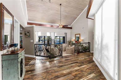 Foyer/Living Room