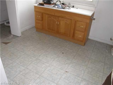 6171 Hickory Creek Rd, High Point, NC 27263 - photo 6