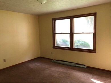 3820 Camelot Ln, Columbus, IN 47203 - photo 4