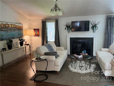 93 Hollybrook Dr unit 3, Asheville, NC 28803 - photo 4