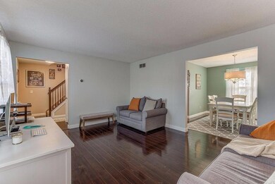 811 W Aberdeen Dr, Trenton, OH 45067 - photo 4