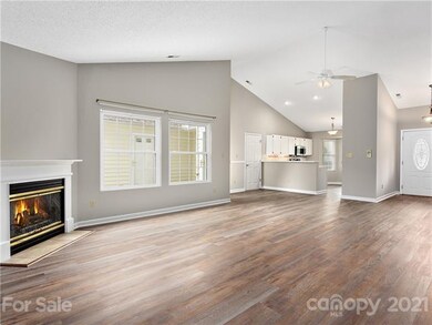 2 Gatehouse Ct, Asheville, NC 28803 - photo 4